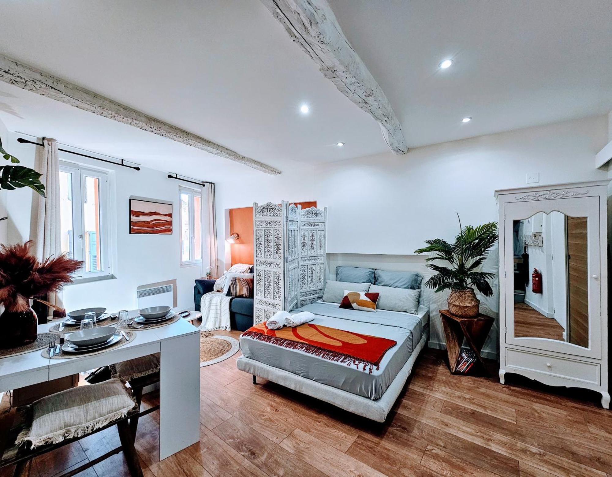 Studio Aux Pieds Des Parfumeries Grasse Luaran gambar